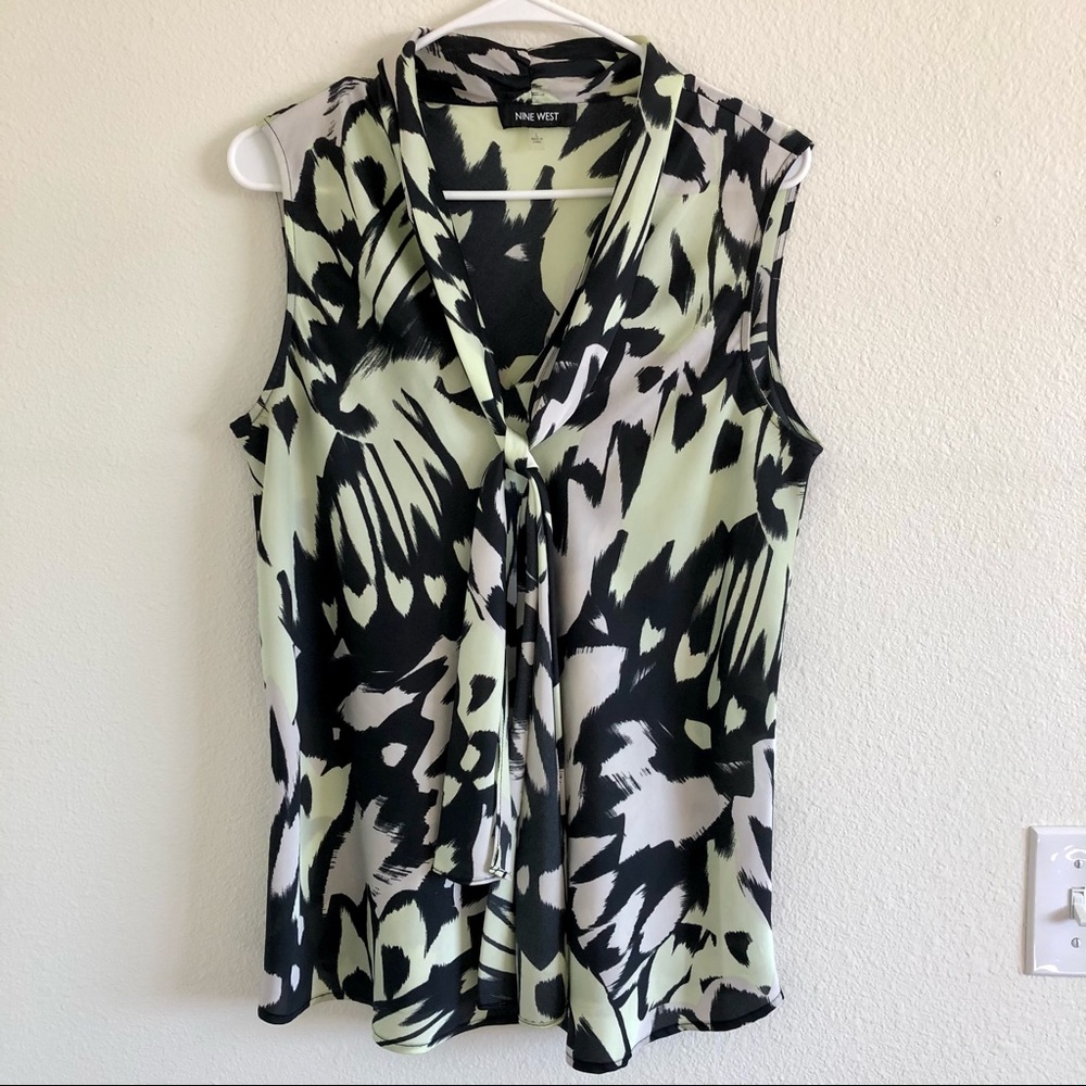 NINE WEST Pattern Top. Sleeveless. Size Large!